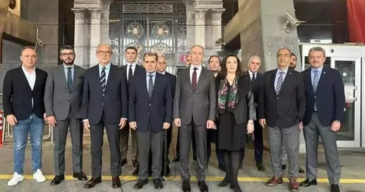 Galatasaray’da istifa KAP’a bildirildi!