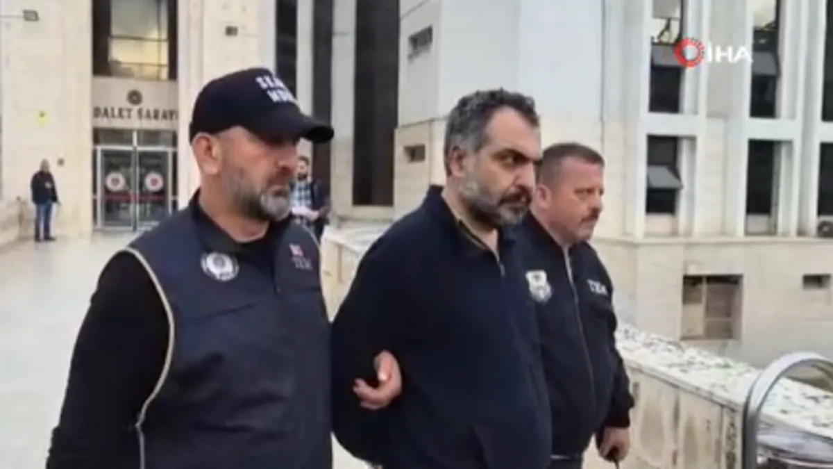 Resim öğretmeni sosyal medya paylaşımı nedeniyle tutuklandı!
