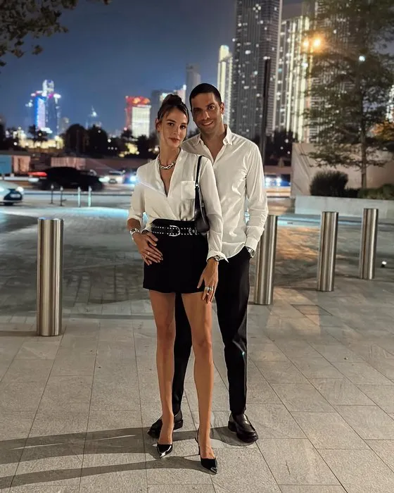 Hülya Koçyiğit’in güzeller güzeli torunu Aslışah Alkoçlar mest etti! Karın kaslarıyla herkesi kıskandırdı..