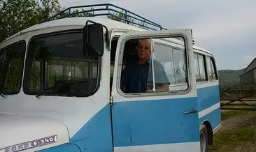 1962 model otobüsüne gözü gibi bakıyor