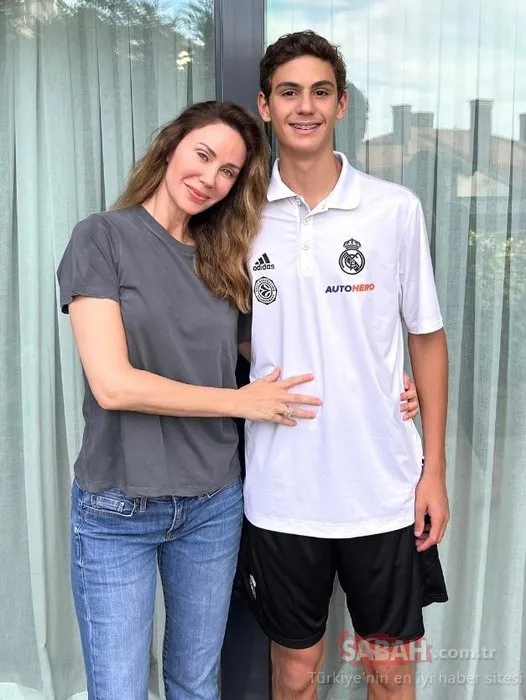 Demet Şener oğlunun hasretine 15 gün dayanabildi! Demet Şener’den Real Madrid’e transfer olan oğlu Ömer Kutluay’a ziyaret!