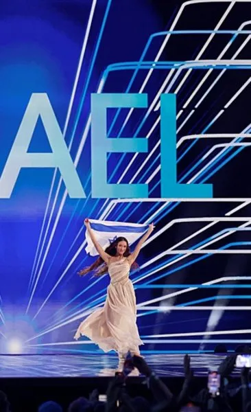 Eurovision finaline damga vuran anlar! İsrailli şarkıcı sahnede yuhalandı