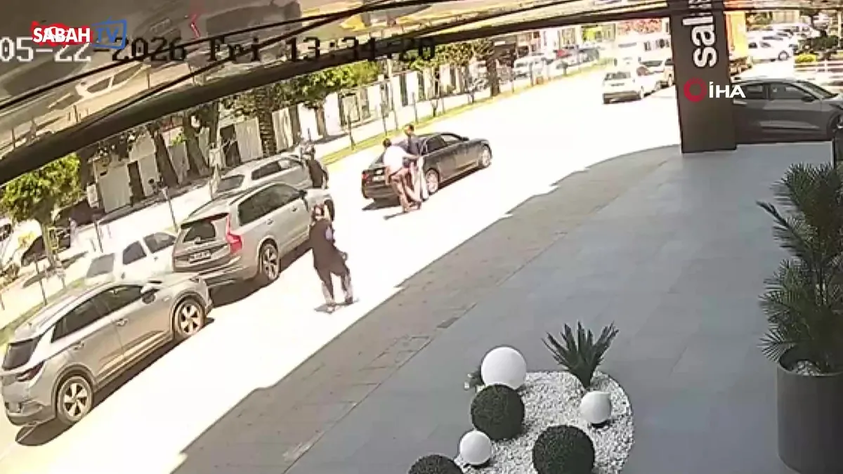 Yaya geçidinde kaza! Motosiklet araca çarptı: 1 yaralı | Video videosunu izle Yaya geçidinde kaza! Motosiklet araca çarptı: 1 yaralı | Video videosunu izle