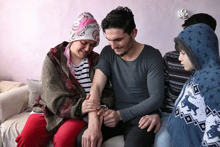 İşte Türkiye’nin konuştuğu Suriyeli genç! Elleriyle kazıyarak kurtardığı aileyle buluştu