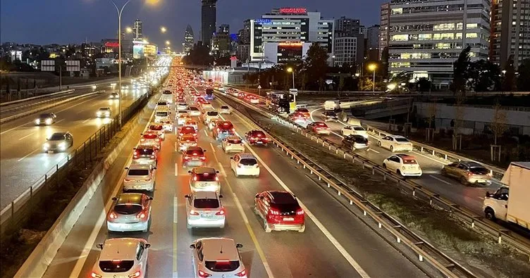 İstanbul’da trafik yoğunluğu 90’a ulaştı