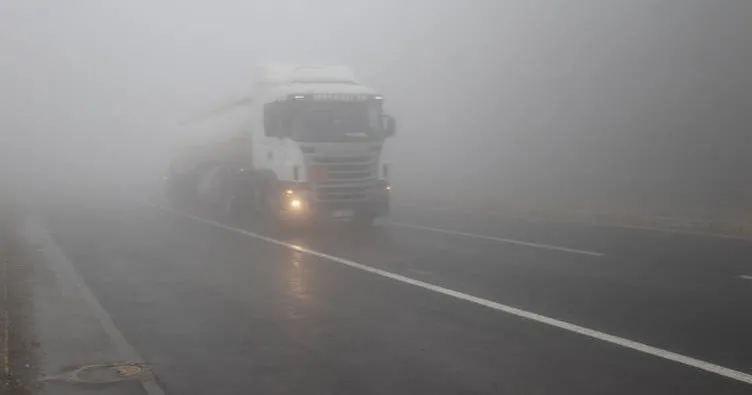 Bolu Dağı’nda yoğun sis nedeniyle görüş mesafesi düştü