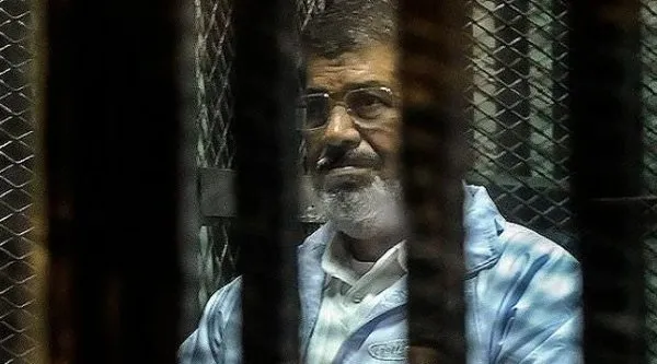 Seçilmiş Cumhurbaşkanı Mursi'ye idam kararı