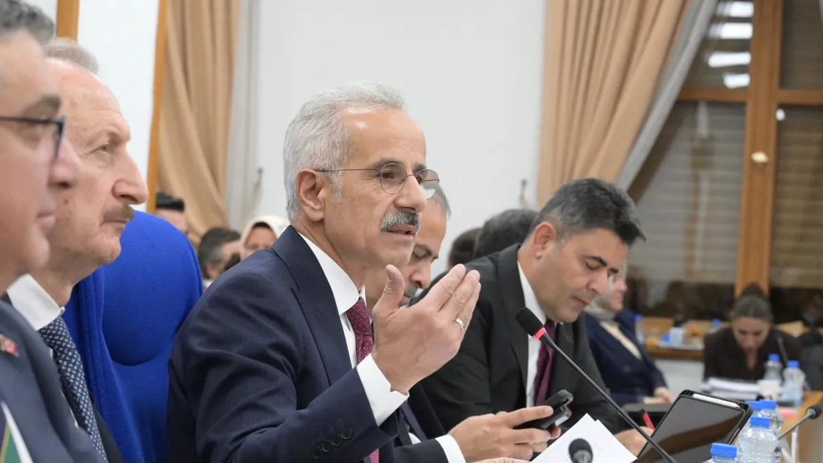 Ulaşıma 605 milyar TL'lik bütçe! Bakan Uraloğlu: 2026 demir yolu yılı olacak
