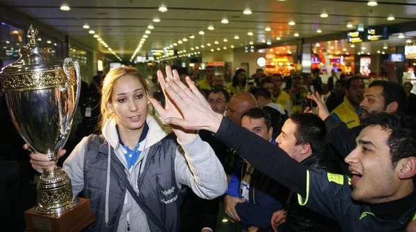 Şampiyonlar Ligi Şampiyonu Fenerbahçe yurda döndü