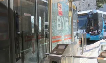 Gülhane tramvay durağında akılalmaz kaza! Gülhane tramvay durağında akılalmaz kaza!