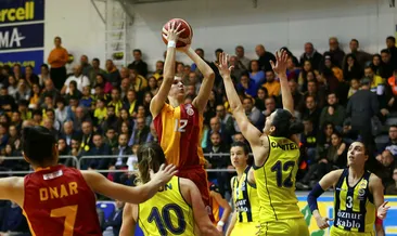 Dev derbinin galibi...