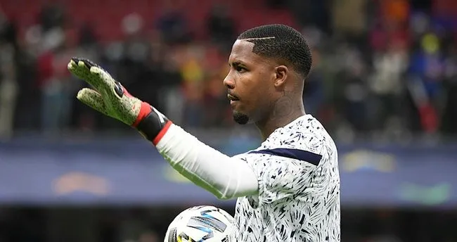 Milan'a kaleci şoku! Mike Maignan, 10 hafta sahalardan uzak...