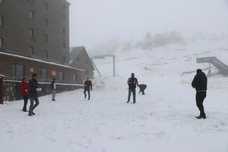 Türkiye'nin birçok kentine yılın ilk karı yağdı