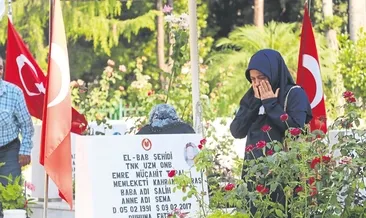 Hiç görmediği babasıyla bayramlaştı