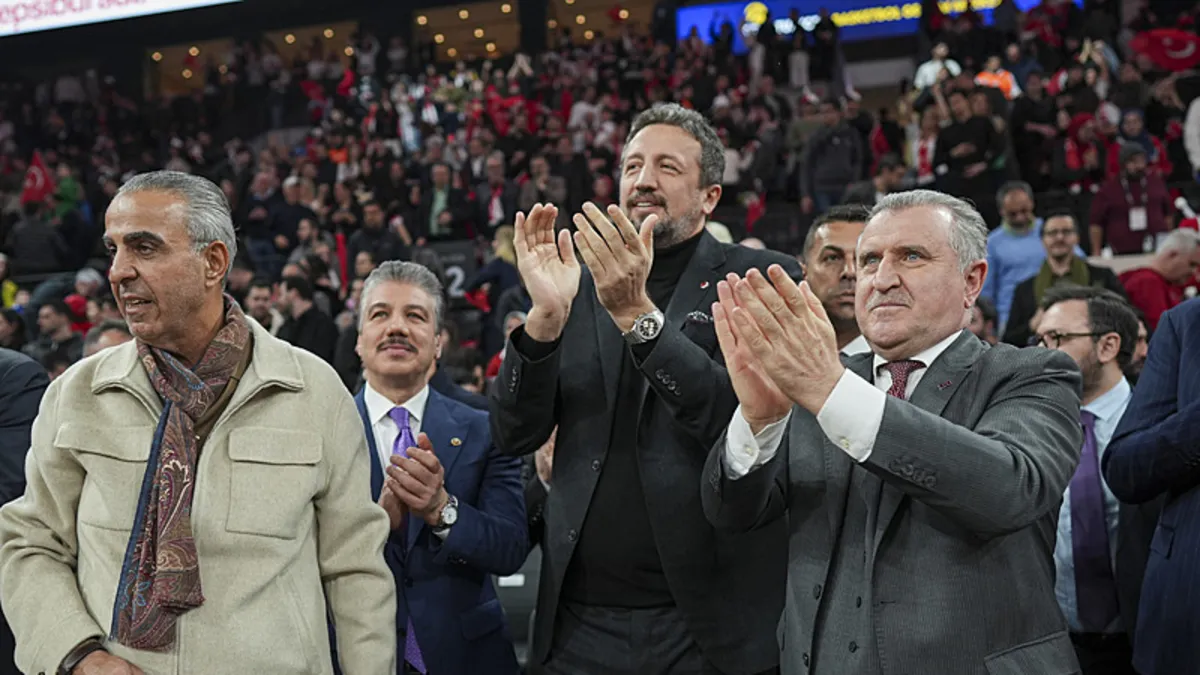 Gençlik ve Spor Bakanı Osman Aşkın Bak: Milli Takımımız bir destan yazdı! Gençlik ve Spor Bakanı Osman Aşkın Bak: Milli Takımımız bir destan yazdı!