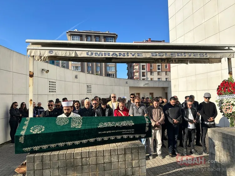 56 yaşında hayatını kaybetti! Ünlü oyuncu Tekin Temel son yolculuğuna uğurlandı