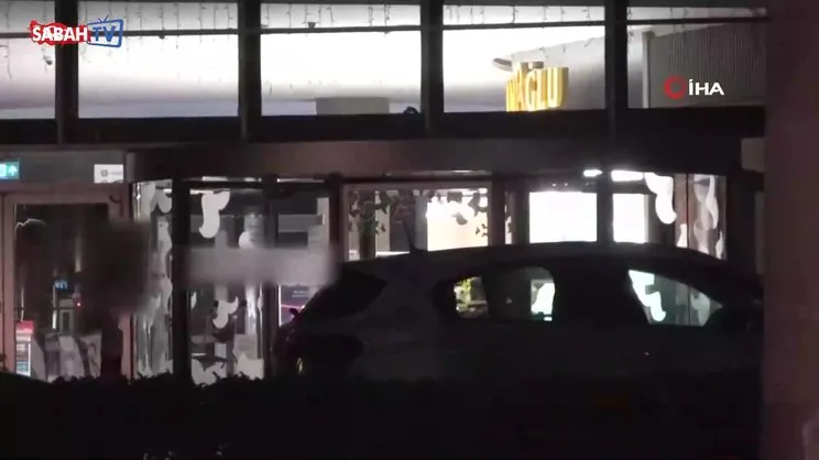 AVM'deki kuyumcuya gece havalandırmadan girdi, 3 kilogram altın çaldı | Video