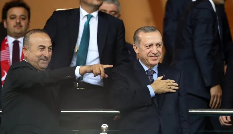 Cumhurbaşkanı Erdoğan Finlandiya maçında Millilere destek verdi
