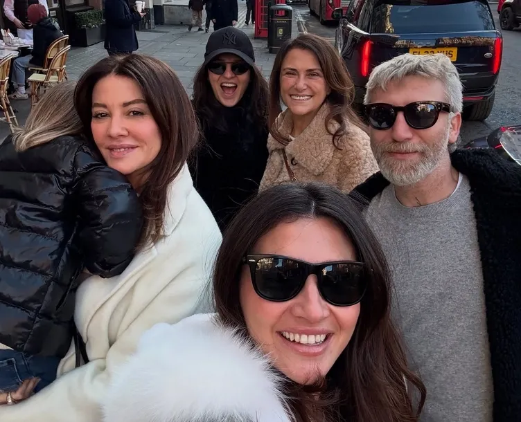 Başak Dizer’den sosyal medyayı sallayan Londra pozları! Kıvanç’ın babalığı bambaşka...