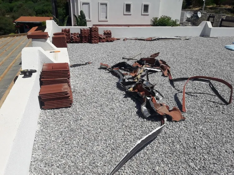 Son dakika! Sözcü Gazetesi Yazarı Yılmaz Özdil'in kaçak villasında yıkım başladı! İşte ilk kareler...