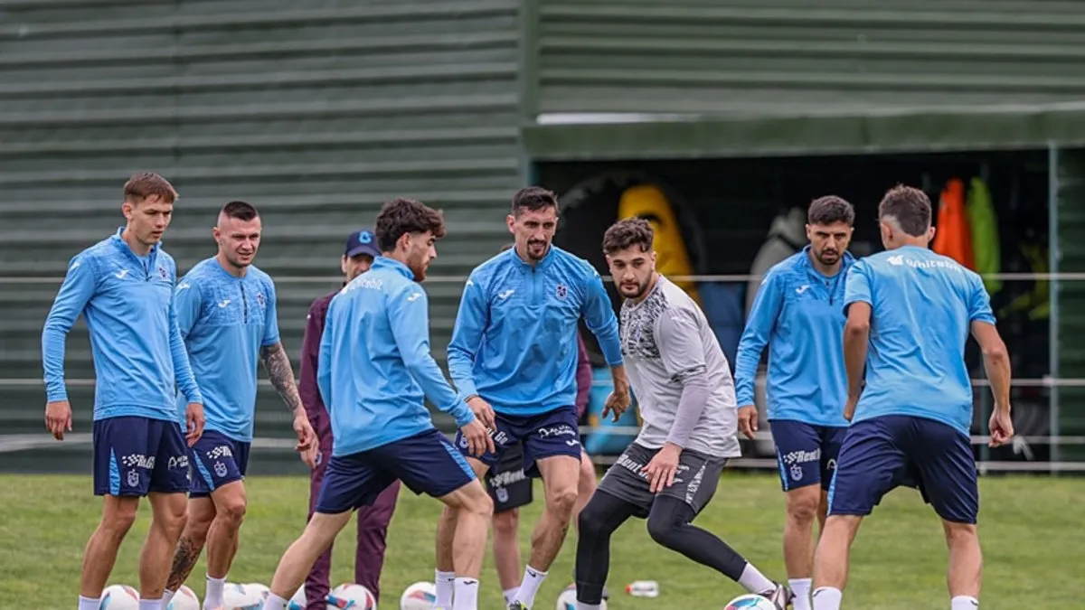 Trabzonspor, Antalya'ya genç futbolcularıyla gitti! 10 oyuncu kadroda yok...
