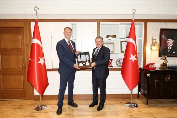 avrupali-buyukelcilere-trabzon-sunumu-188-ulkeye-acilan-sehir-trabzon-1790871526943.jpg