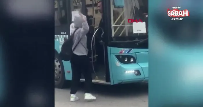 Halk otobüsünde sürücü ile öğrenci arasında ‘indirim’ tartışması kamerada | Video