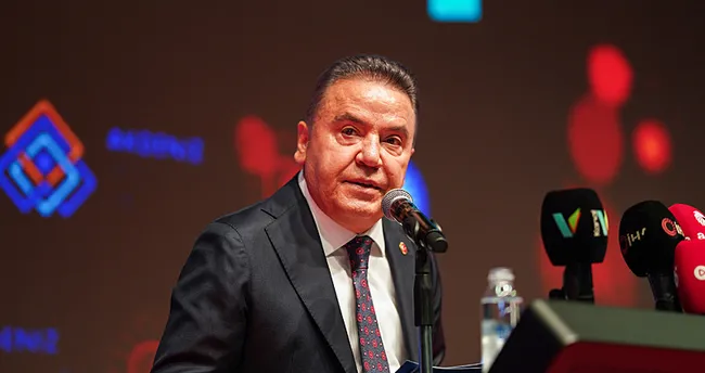 SON DAKİKA... Yolsuzluk soruşturmasında tutuklanmıştı: Muhittin Böcek hastaneye kaldırıldı!