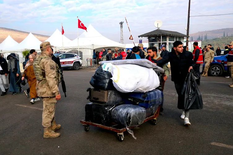 SON DAKİKA | Suriyelilerin onurlu ve düzenli geri dönüşü için düğmeye basıldı! İki aşamalı plan hazır