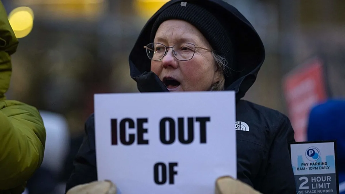 Hollywood’dan isyana destek