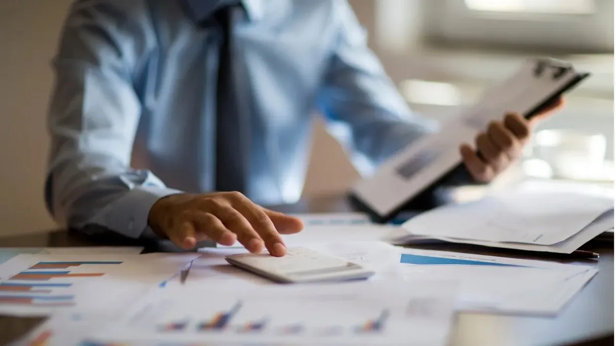 Bakanlıktan 10 ayda 50 bin mükellefe 220 milyarı aşan vergi ve ceza Bakanlıktan 10 ayda 50 bin mükellefe 220 milyarı aşan vergi ve ceza