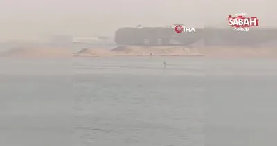 Süveyş Kanalı’nda yük gemisi karaya oturdu | Video