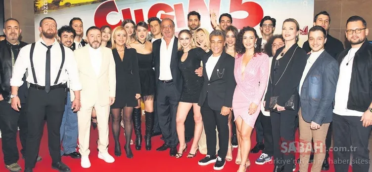 Ünlü şarkıcı Mustafa Topaloğlu kızı Irmak Topaloğlu ile ’Çılgın Dersane 5 Updated’ filminde oynadı! Irmak Topaloğlu güzelliğiyle büyüledi!