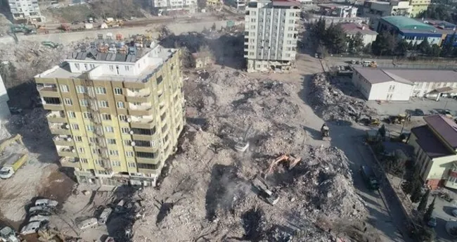 Ebrar Sitesi’nin betonunuyla ilgili çarpıcı gerçek! Elle ufalanacak kadar… Ebrar Sitesi’nin betonunuyla ilgili çarpıcı gerçek! Elle ufalanacak kadar…