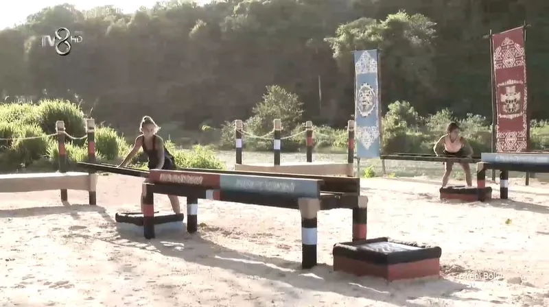 Survivor'da kim elendi, adaya veda eden isim kim oldu? 2 Mart 2021 Salı Survivor SMS sıralaması ile elenen isim belli oldu!