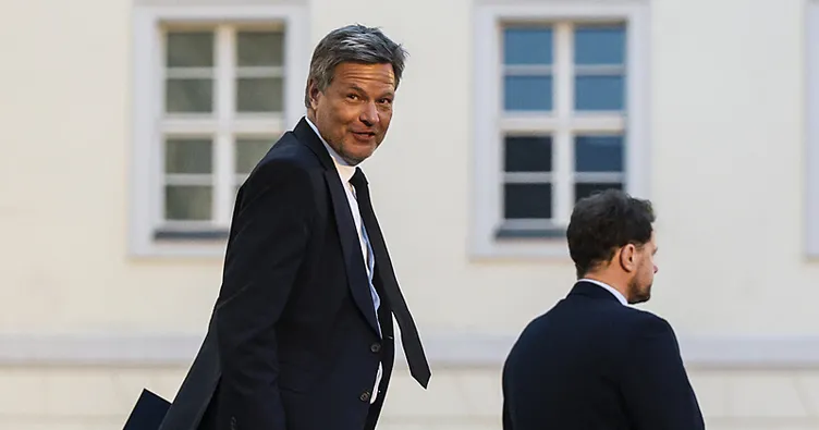 Almanya’dan Trump’ın tarifelerine yanıt: Geri adım atmayacağız