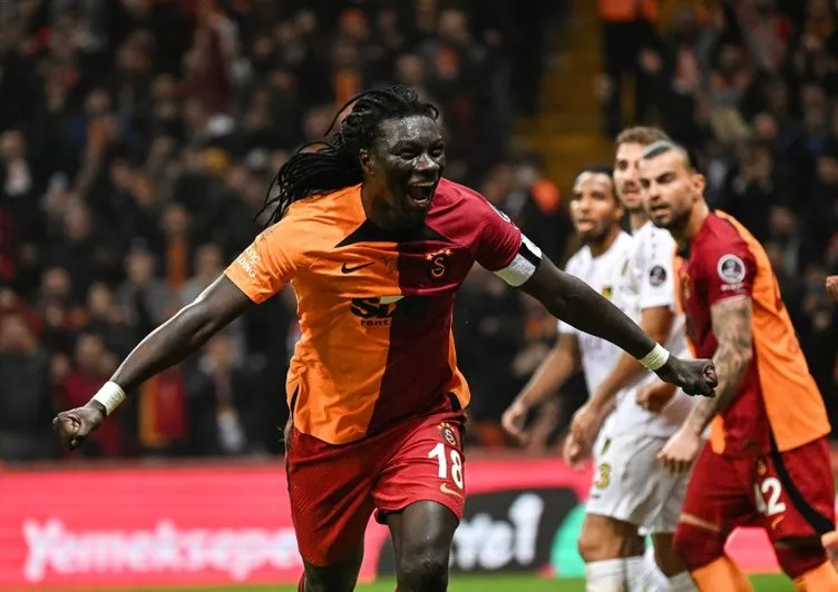 Son dakika haberi: Galatasaray-İstanbulspor maçında bile bile lades! Okan Buruk o pozisyon sonrası çılgına döndü...