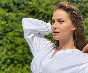 Fahriye Evcen'in değişimi sosyal medyayı ikiye böldü! Yıllar önceki fotoğrafı ortaya çıkan Fahriye Evcen'de estetik var mı yok mu?