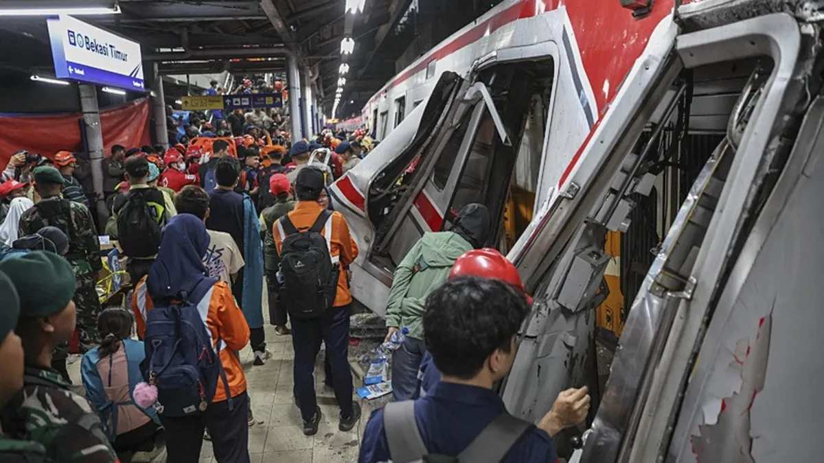 Endonezya’da tren kazası: 4 ölü, 38 yaralı Endonezya’da tren kazası: 4 ölü, 38 yaralı