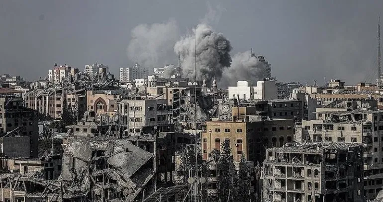 İsrail’in Gazze’ye düzenlediği hava saldırılarında en az 14 kişi öldü