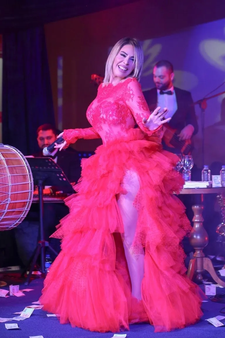 Şarkıcı 40 kilo verdi! 90 kilo olduğu hali herkesi şoke etti