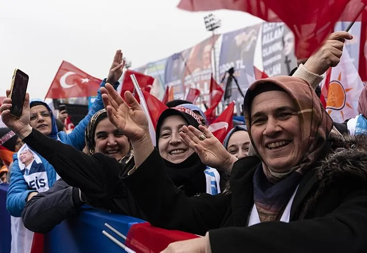 Yüz binler alana aktı: Ankara’da coşkulu kalabalık