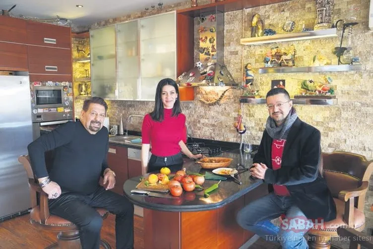 73 yaşındaki Erman Toroğlu ve genç eşi Ezgi Yavuz evlerinin kapılarını SABAH Pazar'a açtı!