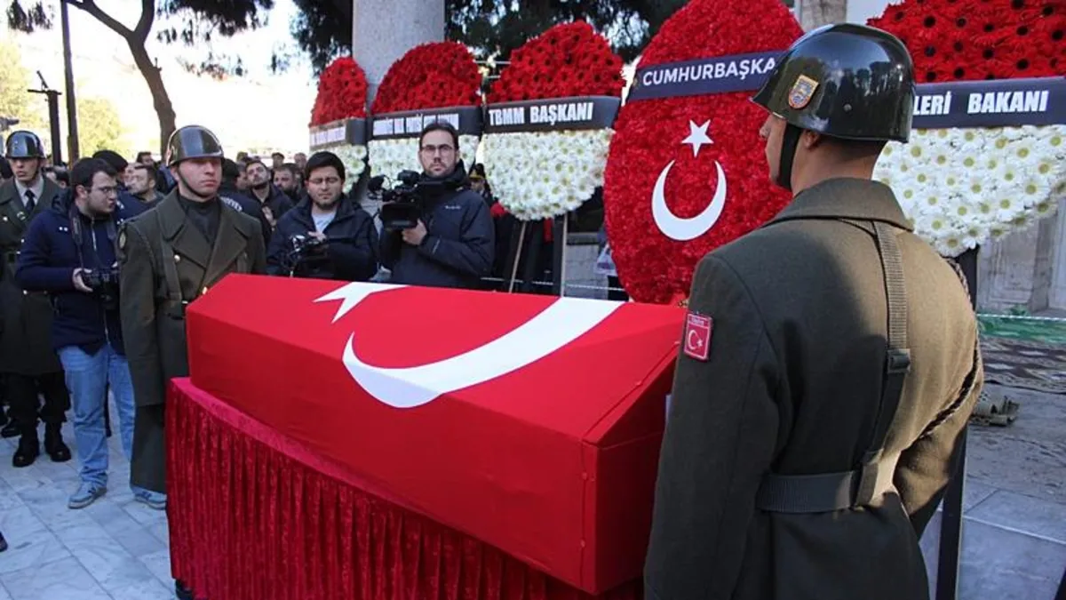 Şehit Piyade Komando Binbaşı Yetişen, son yolculuğuna uğurlandı Şehit Piyade Komando Binbaşı Yetişen, son yolculuğuna uğurlandı