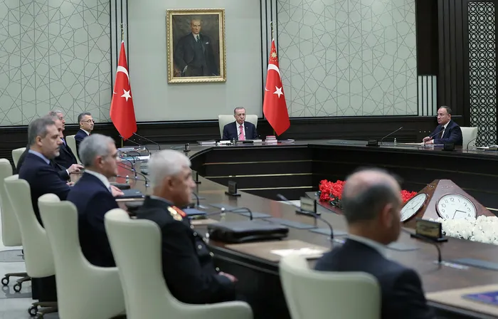 son-dakika-haberi-mgk-toplantisi-sonrasi-yazili-aciklama-1680192104584.jpg SON DAKİKA HABERİ: MGK sonrası yayınlanan bildiride kritik mesajlar! Terörle mücadelede kararlılık vurgusu