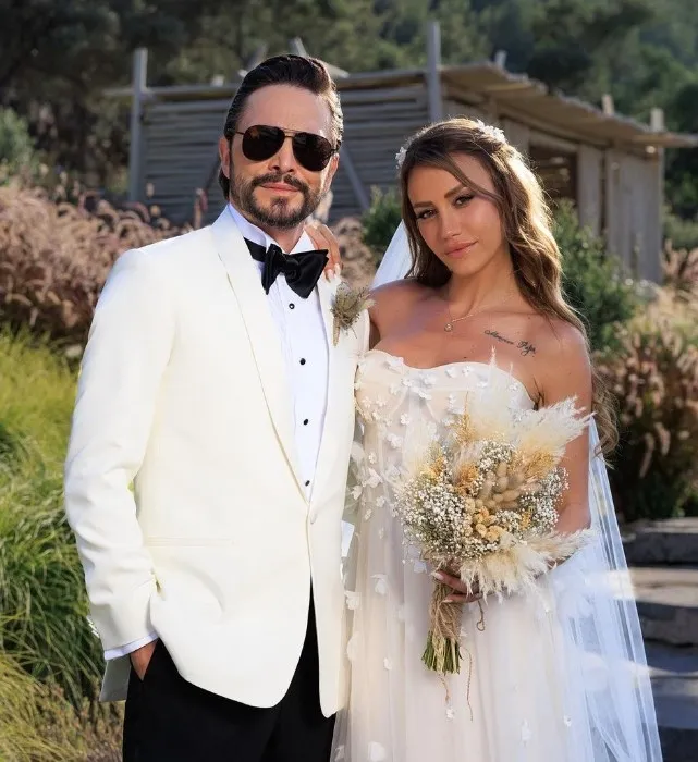 Başarılı oyuncu Ahmet Kural oğlu Kemal’in yüzünü ilk kez paylaştı! İşte karşınızda junior Ahmet!