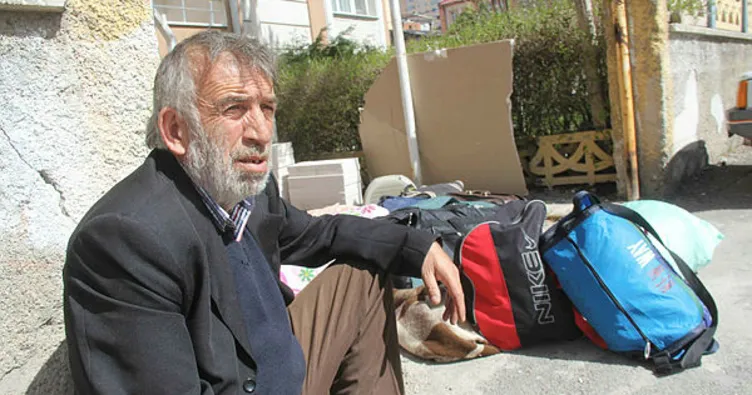 Ailesi tarafından kapı dışarı edildi