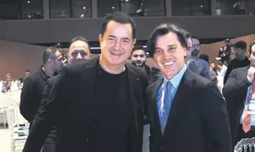 Tiyatro değil Hollywood filmi