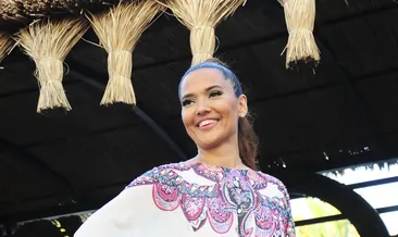 Demet Akalın sahneden kimlik kontrolü yaptı