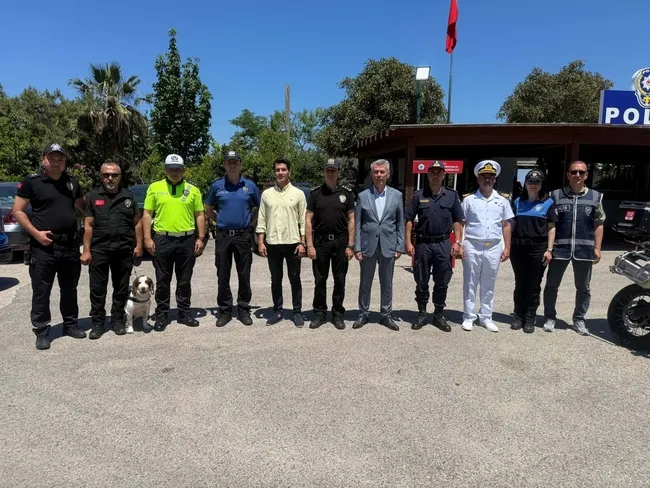 son-dakika-muglada-kurban-bayrami-yogunlugu-bolgeye-150-bin-aracla-500-bin-kisi-giris-yapti-1779796606811.jpg